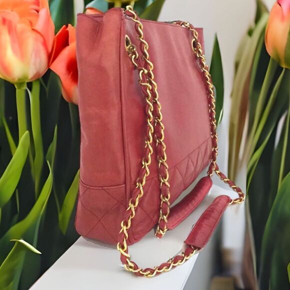 CHANEL RED QUILTED LAMBSKIN LEATHER CHAIN SHOULDER TOTE BAG 1F7896 - Picture 3 of 12